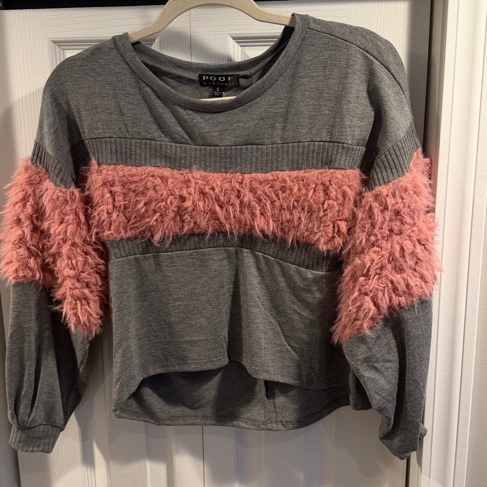 Poof Grey and pink fluff top
